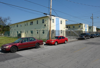 Newly Renovated Community Invigorating Mia... in Miami, FL - Building Photo - Building Photo