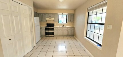 5805 Gale Ct in Laredo, TX - Building Photo - Building Photo