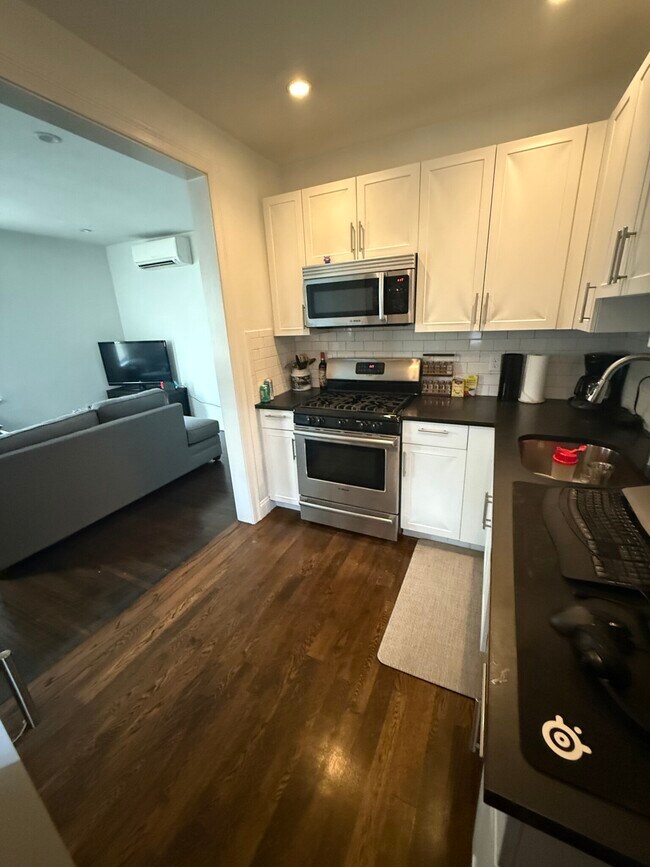 766 E 6th St, Unit 7 in Boston, MA - Building Photo - Building Photo