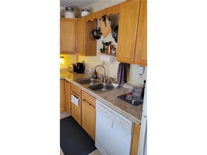 1613 County Rd D E in Maplewood, MN - Building Photo - Building Photo