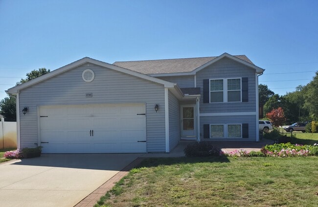 property at 2795 Jacklyn Ct