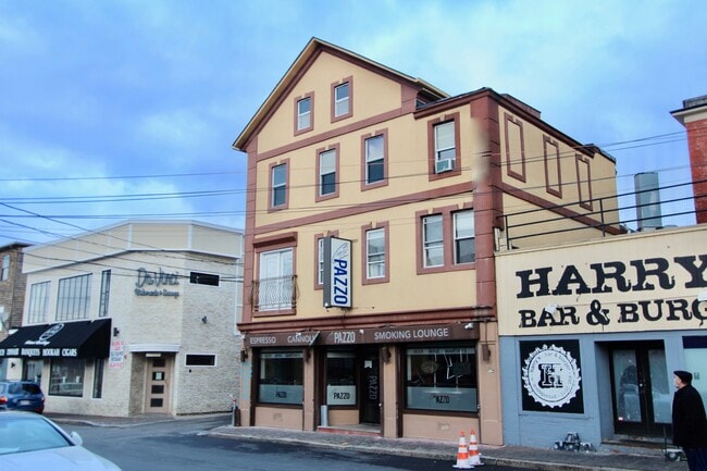 150 Acorn St, Unit 4 in Providence, RI - Foto de edificio - Building Photo