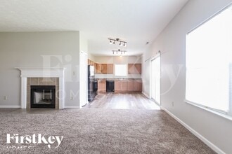 8310 Chesterhill Ln, Unit 306 in Indianapolis, IN - Building Photo - Building Photo