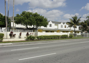 Antigua at Country Club of Miami in Hialeah, FL - Building Photo - Building Photo