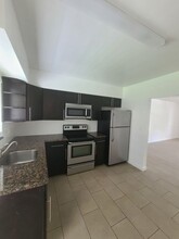 6851 Cypress Rd in Plantation, FL - Building Photo - Interior Photo