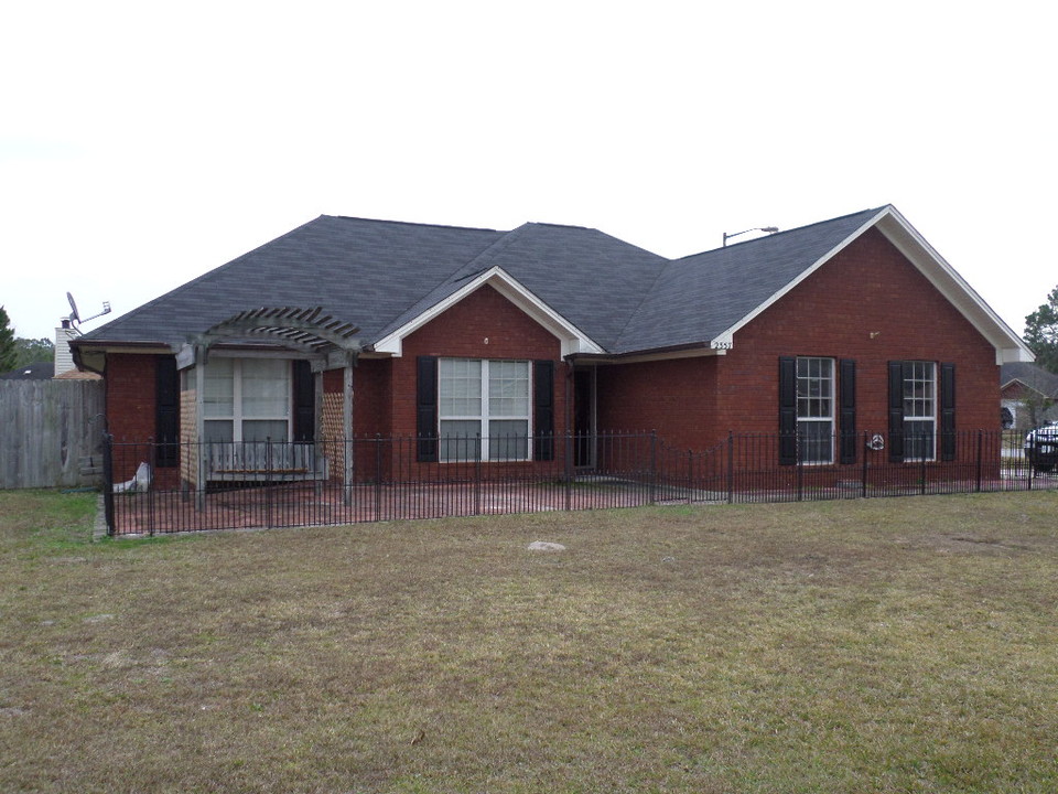 2357 Rowe St in Hinesville, GA - Building Photo