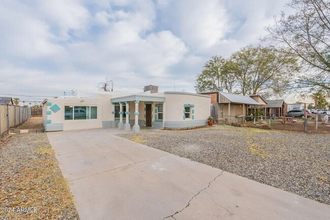 206 E Kinderman Dr in Avondale, AZ - Building Photo - Building Photo