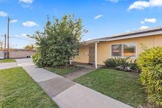 6297 Orizaba Ave in Long Beach, CA - Building Photo - Building Photo