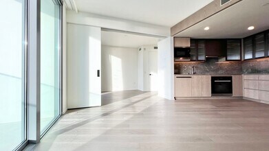 1000 Auahi St in Honolulu, HI - Building Photo - Building Photo