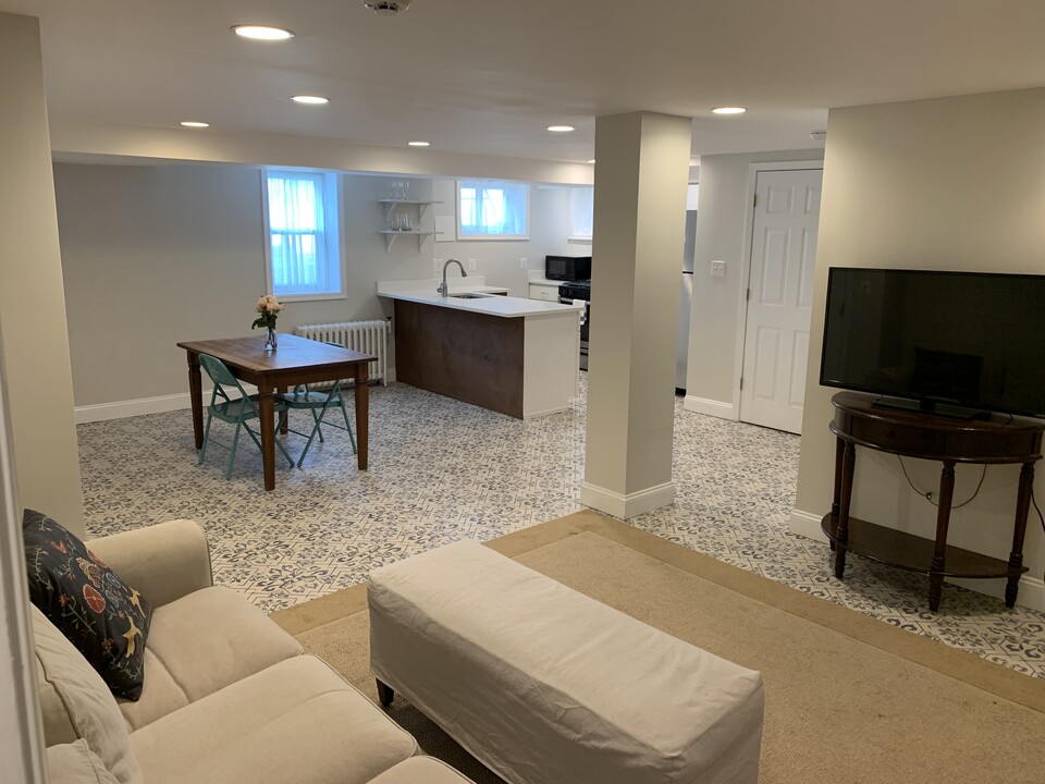 1343 Somerset Pl NW, Unit Bright Basement Apartment in Washington, DC - Building Photo