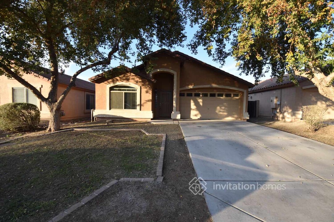 1756 E Leslie Ave in San Tan Valley, AZ - Foto de edificio