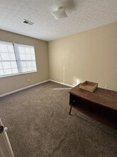 1238 Clear Ridge Ln in Radcliff, KY - Building Photo - Building Photo