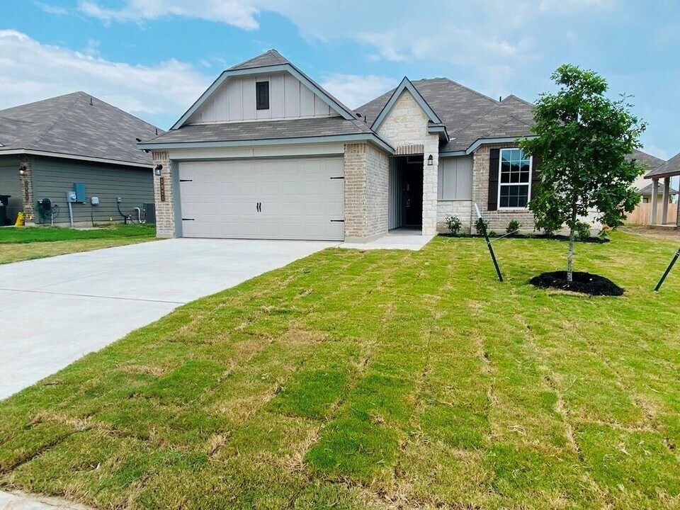 1921 Bayou Wood Ln in Temple, TX - Building Photo