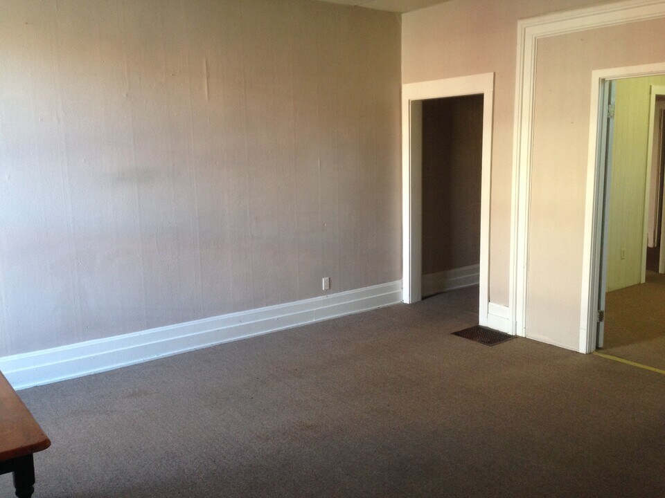 44 S Monroe St in Tiffin, OH - Building Photo