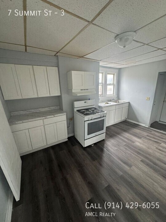 7 Summit St in Yonkers, NY - Building Photo