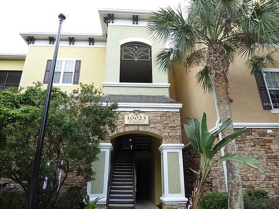 10023 Courtney Palms Blvd in Tampa, FL - Building Photo