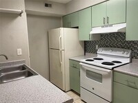 2225 Metropolitan Way photo'