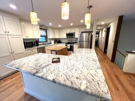 215 Macktown Rd in Windsor, CT - Building Photo