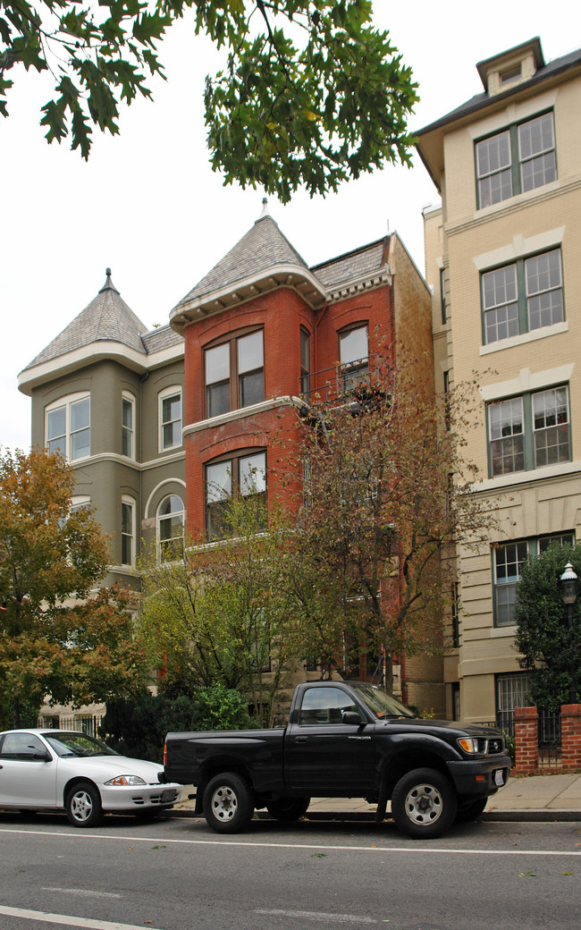 1527 Q St NW in Washington, DC - Foto de edificio - Building Photo