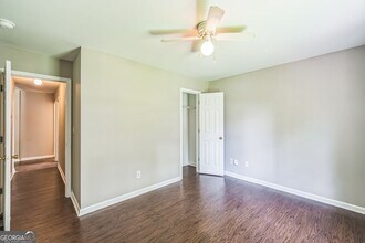 2045 Baker Rd NW in Atlanta, GA - Building Photo - Building Photo