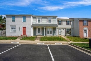 9313 Taverney Terrace in Gaithersburg, MD - Building Photo
