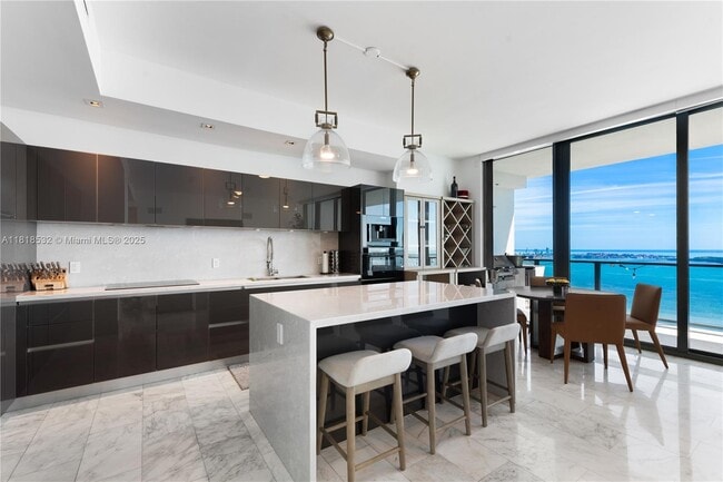 1451 Brickell Ave, Unit 4002 in Miami, FL - Building Photo - Building Photo