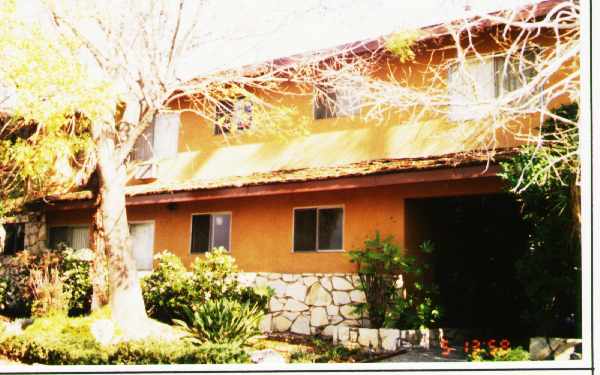 10400 Kailua Ln in Tujunga, CA - Building Photo