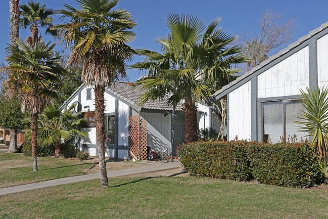 Las Palmas Gardens in Avenal, CA - Building Photo - Building Photo