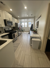 1521 W Addison St, Unit 2 in Chicago, IL - Building Photo - Building Photo