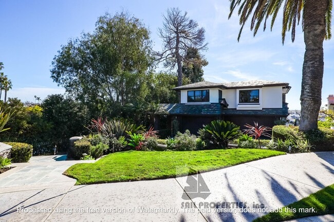 2907 Cliff Dr in Newport Beach, CA - Building Photo - Building Photo