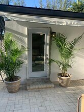 2000 NE 2nd Ave, Unit 1 Block Wilton Drive Pool in Wilton Manors, FL - Building Photo - Building Photo