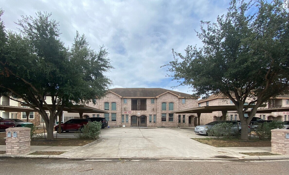 1202 W Kiwi Ave, Unit A in Pharr, TX - Foto de edificio