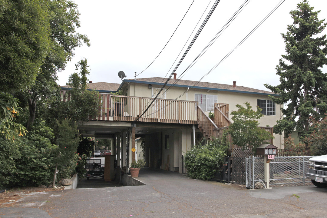 501 Carlos Ave in Redwood City, CA - Foto de edificio