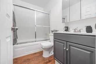 Stardust Villa Apartments in Modesto, CA - Foto de edificio - Interior Photo