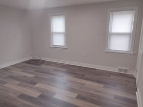 746 Eathan Ave in Pittsburgh, PA - Building Photo - Building Photo