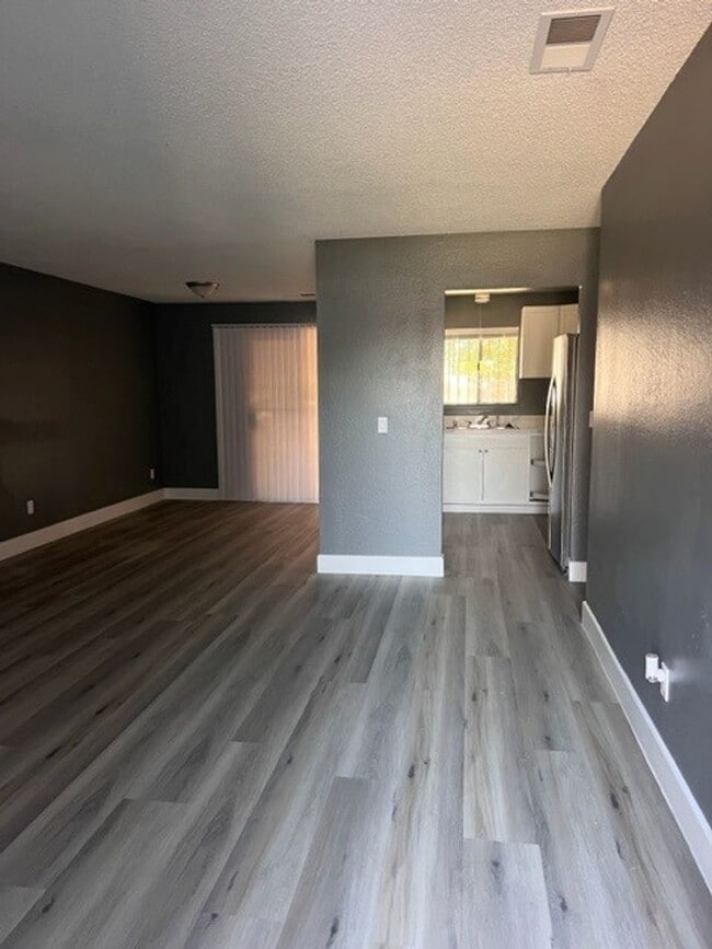 1116 W Prospect Ave in Visalia, CA - Building Photo - Building Photo