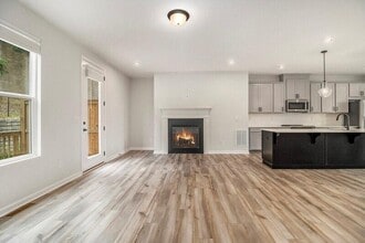 387 Skylar Way SE in Atlanta, GA - Building Photo - Building Photo