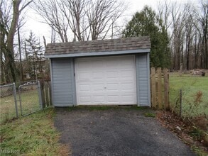 118 W Glendale St in Bedford, OH - Building Photo - Building Photo