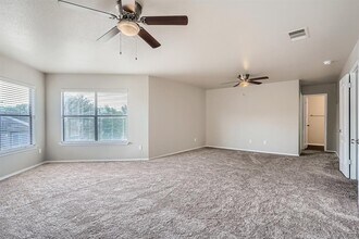 1211 Champion Dr in Round Rock, TX - Building Photo - Building Photo
