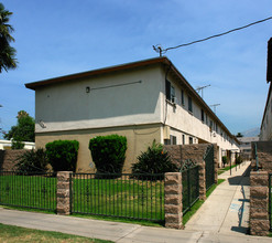 556 W Vesta St in Ontario, CA - Building Photo - Building Photo