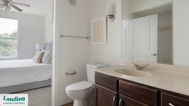 7373 Valley View Ln, Unit 3033 in Dallas, TX - Building Photo - Building Photo