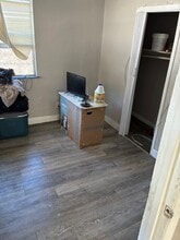 4425-4427 NW 23rd Ct in Miami, FL - Foto de edificio - Building Photo