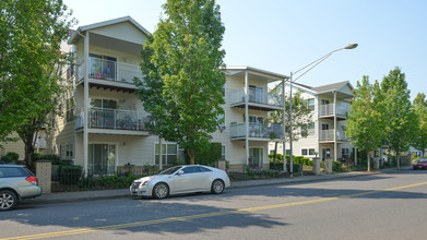 Floyd Light in Portland, OR - Foto de edificio - Building Photo