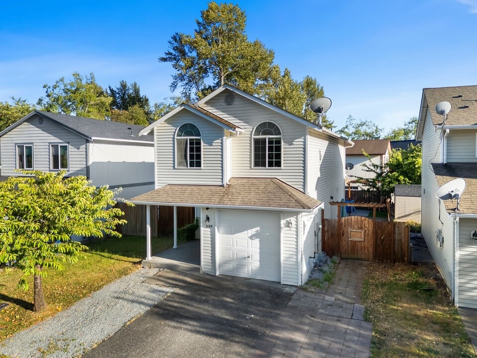 3100 Rosewood St in Mount Vernon, WA - Foto de edificio