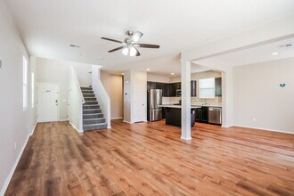 1077 Water Cove St in Henderson, NV - Building Photo - Building Photo