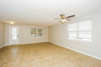 30 Timber Ln in Newnan, GA - Building Photo - Building Photo