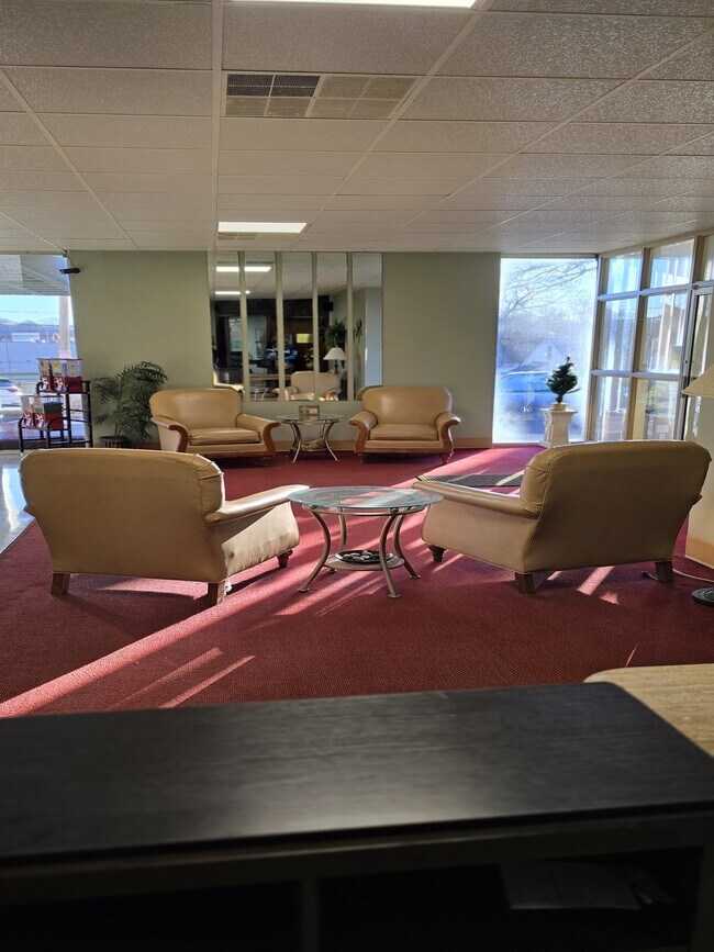 1271 Poplar Ave in Memphis, TN - Foto de edificio - Building Photo