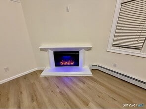 11 Byrne Ct, Unit C2 in Farmington, CT - Foto de edificio - Building Photo