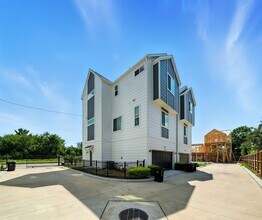 1644 W Tidwell Rd in Houston, TX - Building Photo - Building Photo