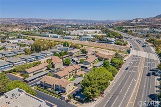 633 New Los Angeles Ave in Moorpark, CA - Building Photo - Building Photo